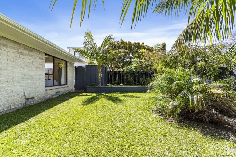 Photo of property in 1/19 Gulf Crest, Bucklands Beach, Auckland, 2012