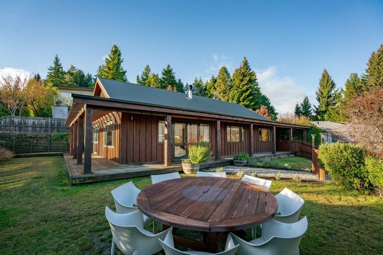Photo of property in 5 Trevathan Lane, Wanaka, 9305