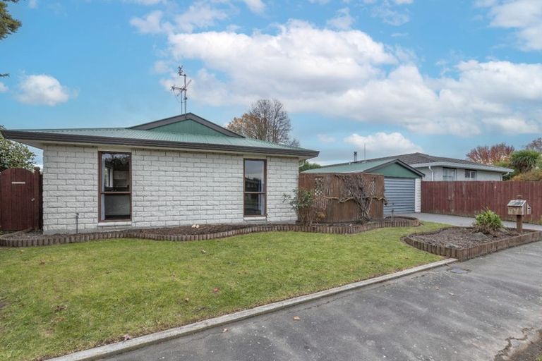 Photo of property in 12 Te Maru Place, Redwood, Christchurch, 8051