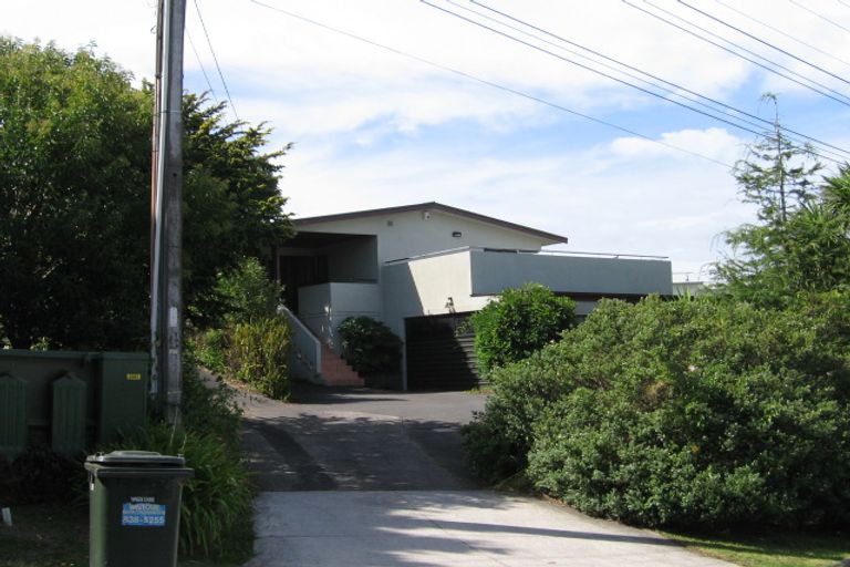 Photo of property in 1/29 Bayview Road, Browns Bay, Auckland, 0630