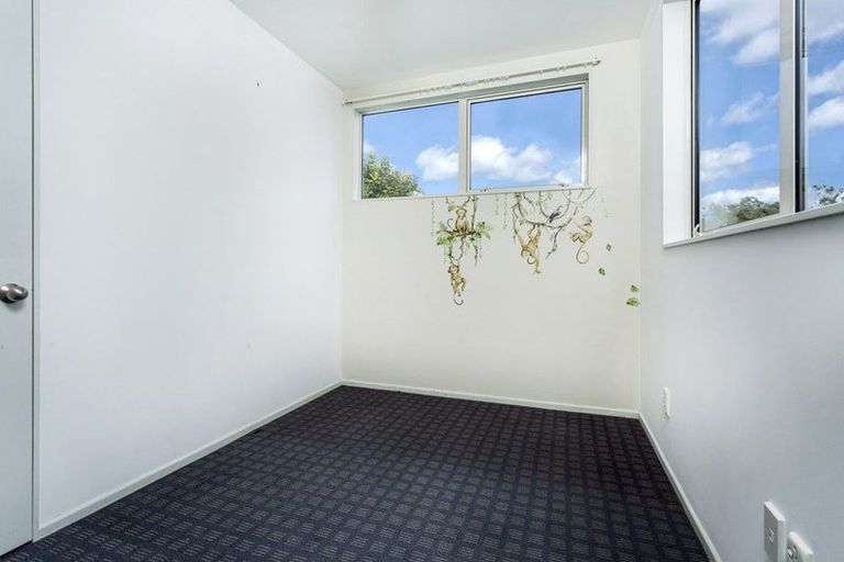 Photo of property in 44a Waverley Avenue, Glenfield, Auckland, 0629