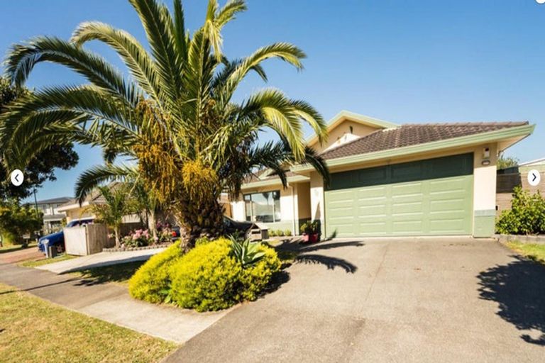 Photo of property in 70 Armoy Drive, East Tamaki, Auckland, 2016