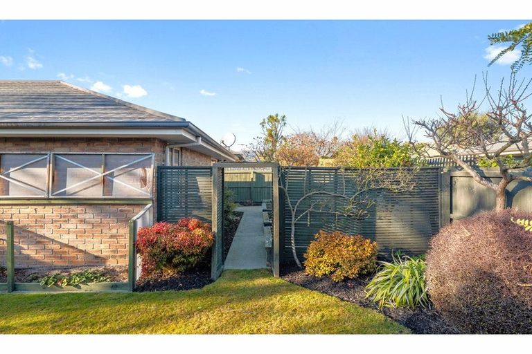 Photo of property in 13 Selwyn Street, Somerfield, Christchurch, 8024