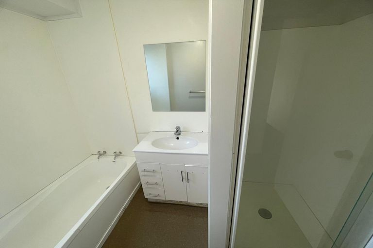 Photo of property in 1/27 Silver Creek Road, Weymouth, Auckland, 2103