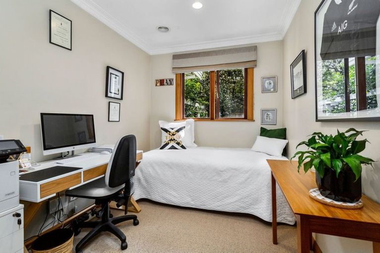 Photo of property in 10 Golf Road, Heretaunga, Upper Hutt, 5018