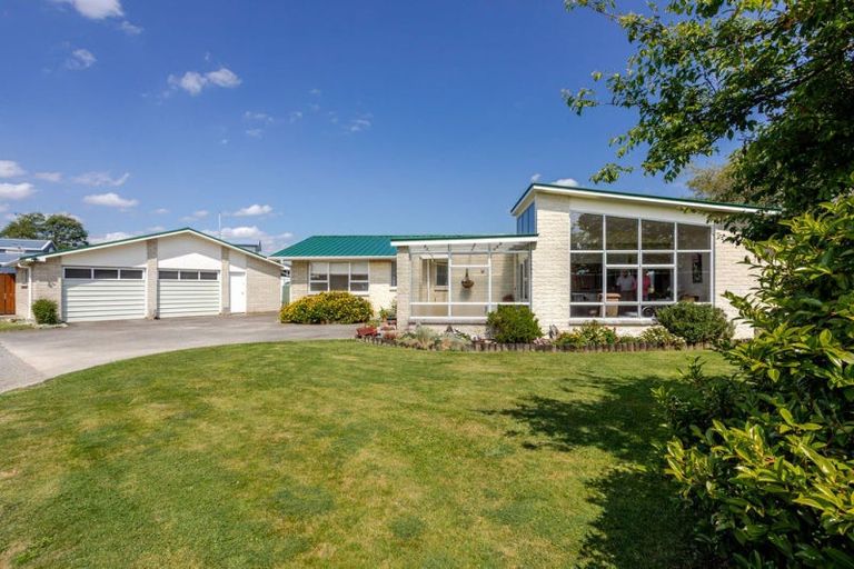 Photo of property in 63 Mcphee Street, Dannevirke, 4930