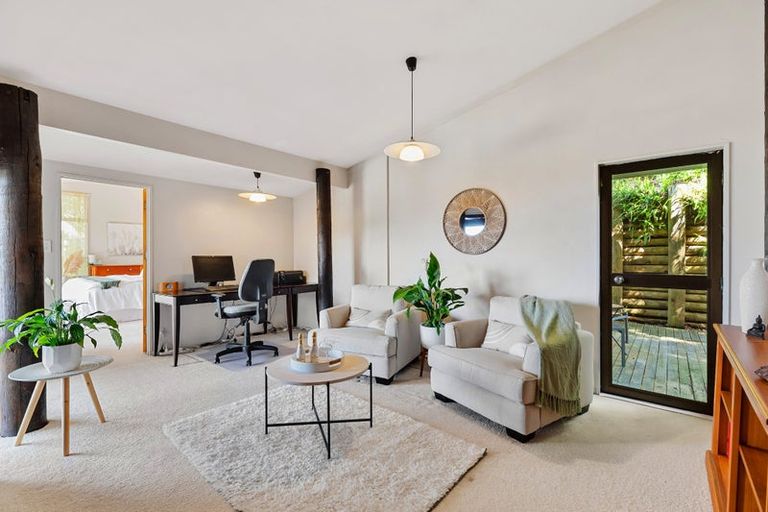 Photo of property in 14 Glenelg Road, Red Beach, 0932