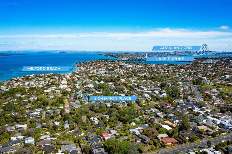 Photo of property in 5 Chevron Place, Castor Bay, Auckland, 0620