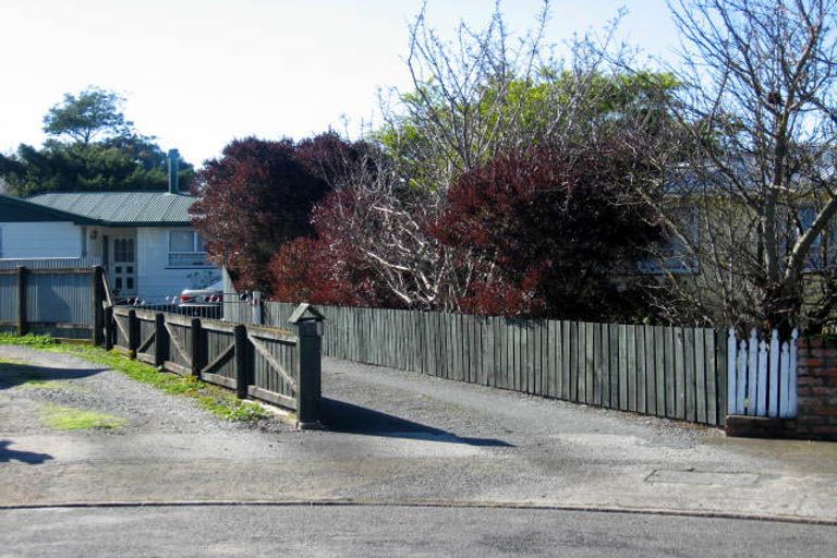 Photo of property in 25 Moore Crescent, Carterton, 5713