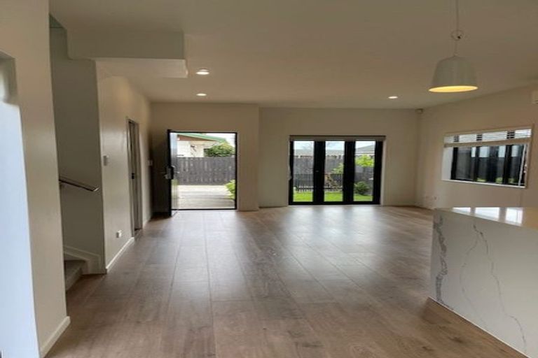 Photo of property in 20e South Street, Papakura, 2110