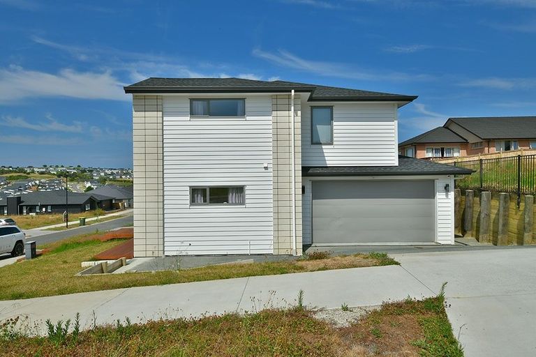 Photo of property in 19 Resolution Drive, Gulf Harbour, Whangaparaoa, 0930