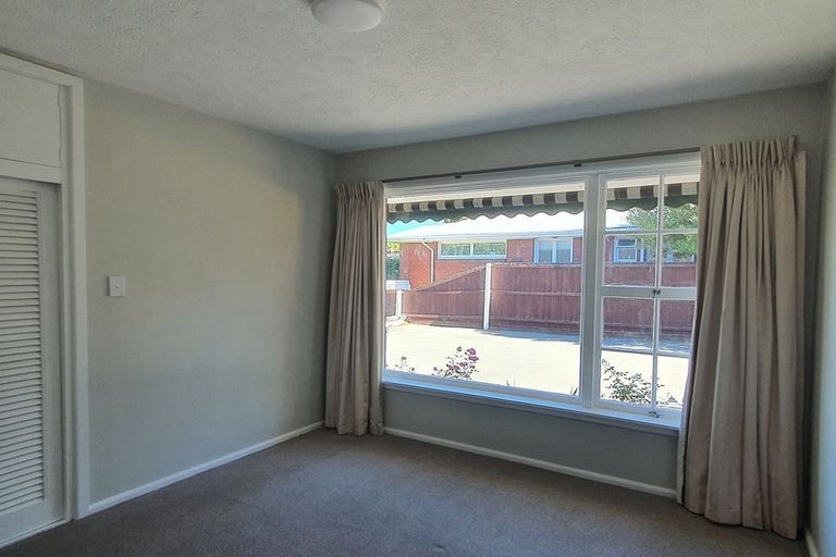 Photo of property in 2/42 Raxworthy Street, Ilam, Christchurch, 8041