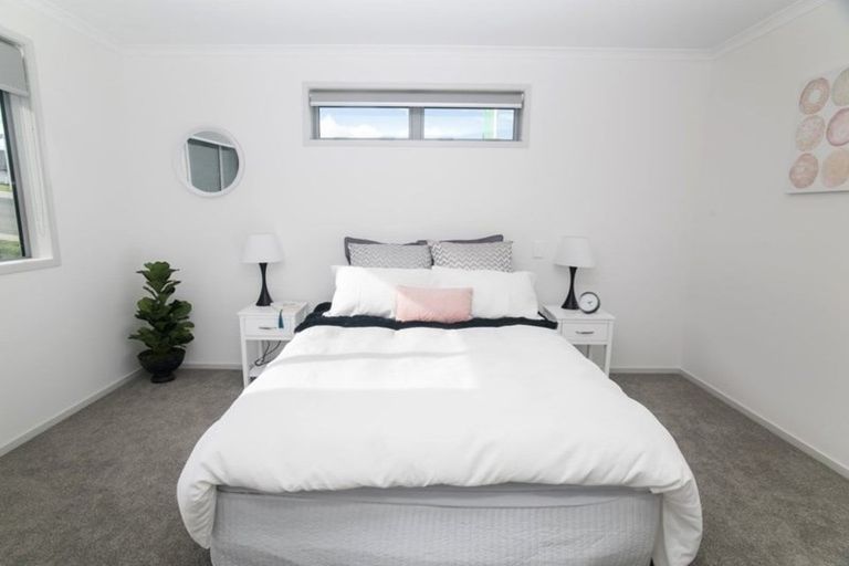 Photo of property in 25 Vogwill Road, Kumeu, 0810