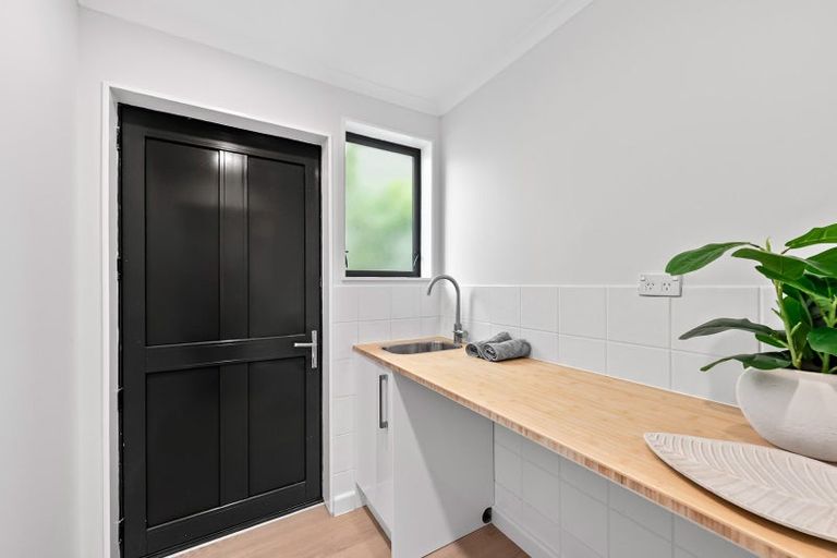 Photo of property in 54 Norana Road, Timberlea, Upper Hutt, 5018