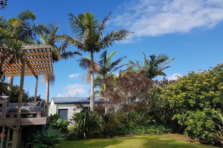 Photo of property in 13 Waterman Drive, Langs Beach, Waipu, 0582