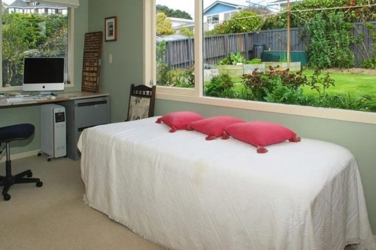 Photo of property in 6 Doon Grove, Papakowhai, Porirua, 5024