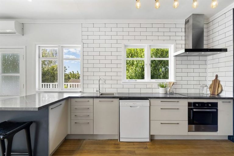 Photo of property in 2/5 Elderwood Lane, Belmont, Auckland, 0622