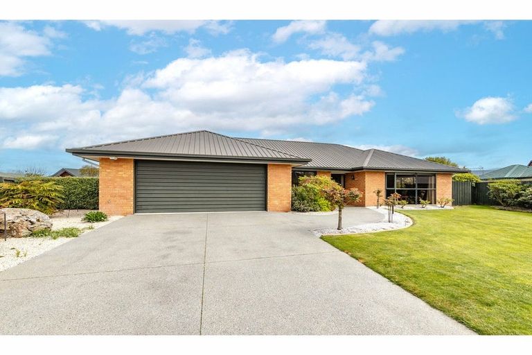 Photo of property in 6 Mclean Place, Woodend, 7610