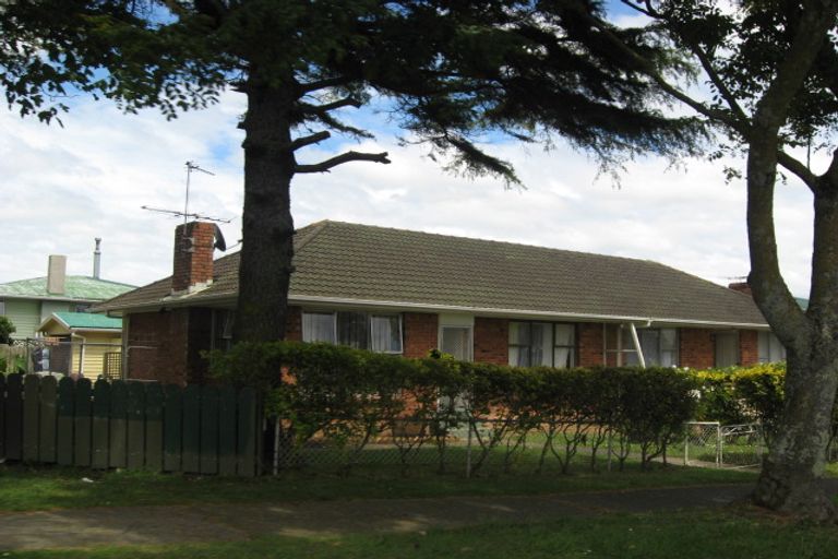 Photo of property in 2/1a Friesian Drive, Mangere, Auckland, 2022