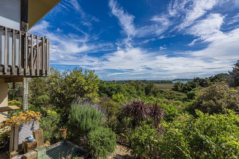 Photo of property in 11 Noone Close, Onerahi, Whangarei, 0110