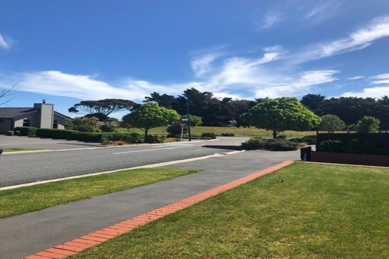 Photo of property in 3 Foresters Crescent, Parklands, Christchurch, 8083