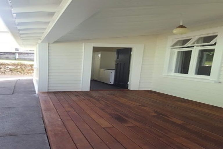 Photo of property in 21 Enfield Road, Hospital Hill, Napier, 4110