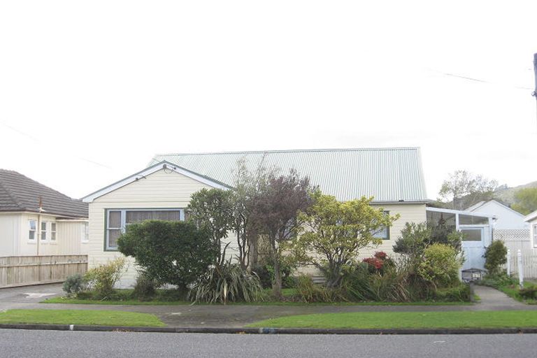 Photo of property in 87 Waddington Drive, Naenae, Lower Hutt, 5011
