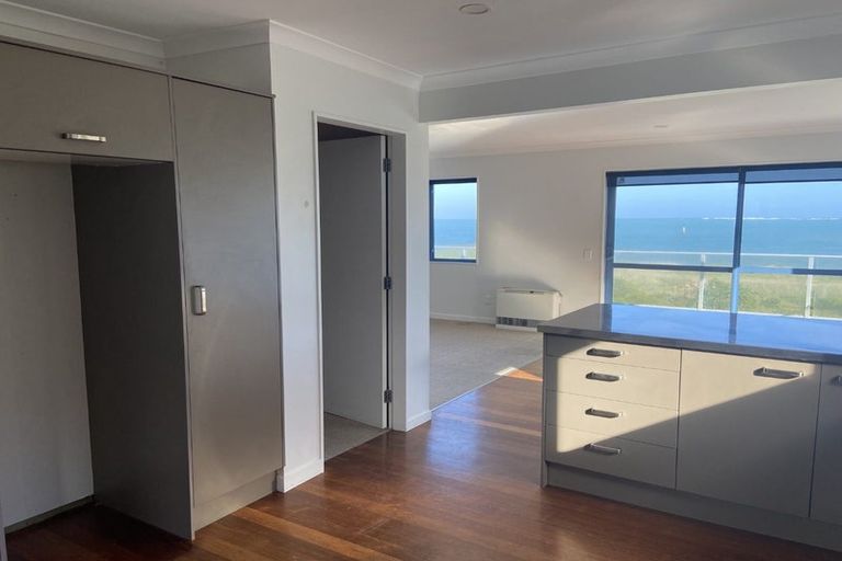 Photo of property in 39 Moa Point Road, Moa Point, Wellington, 6022