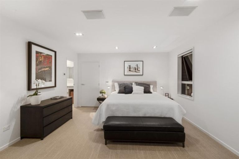 Photo of property in 25 Huntly Road, Campbells Bay, Auckland, 0630