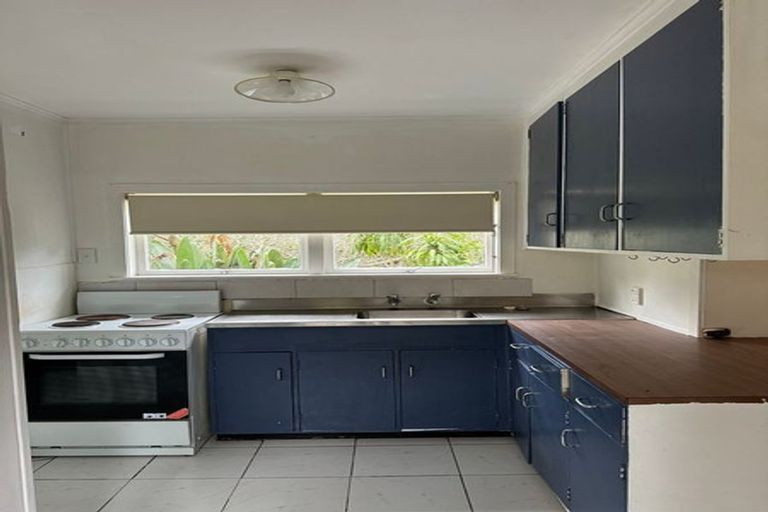 Photo of property in 19 Golf Road, New Lynn, Auckland, 0600