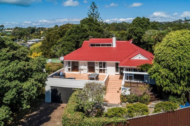 Photo of property in 10 Park Rise, Campbells Bay, Auckland, 0630