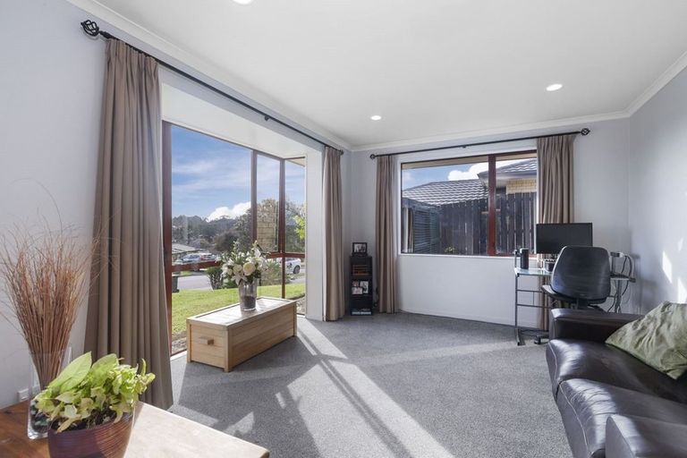 Photo of property in 57 Nimstedt Avenue, Oteha, Auckland, 0632