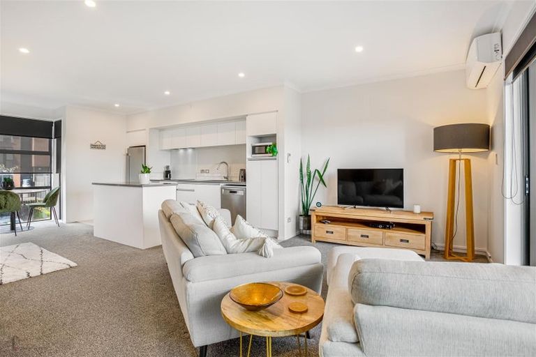 Photo of property in 8 Raranga Lane, Hobsonville, Auckland, 0616