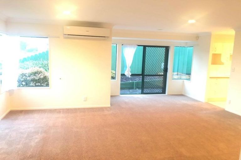 Photo of property in 3 John Brooke Crescent, East Tamaki Heights, Auckland, 2016