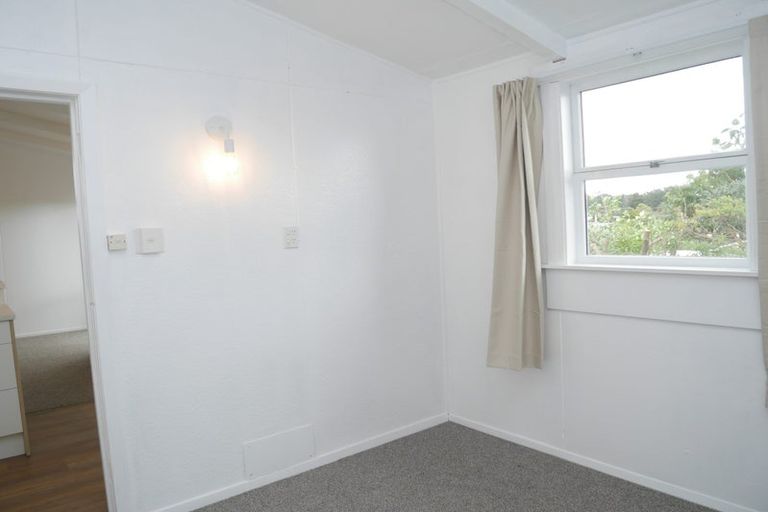 Photo of property in 25 Hemara Street, Waikanae Beach, Waikanae, 5036