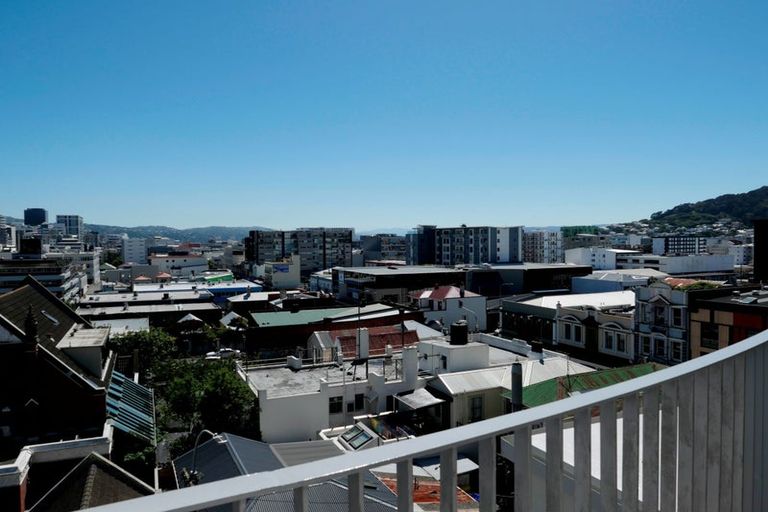 Photo of property in Qba Apartments, 4r/51 Webb Street, Mount Cook, Wellington, 6011