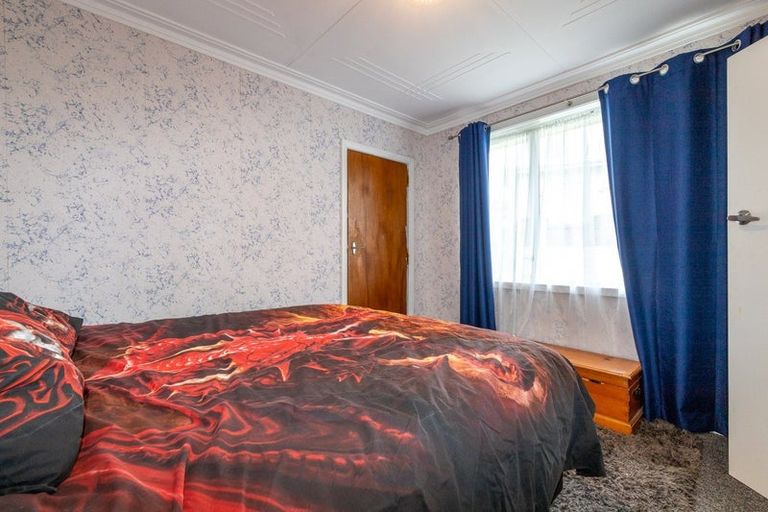 Photo of property in 68 Waldron Crescent, Green Island, Dunedin, 9018