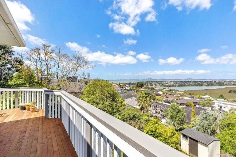 Photo of property in 103 Luckens Road, West Harbour, Auckland, 0618