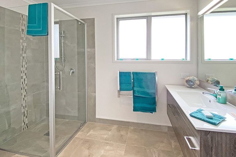 Photo of property in 20 Spinnaker Point, Haruru, 0204