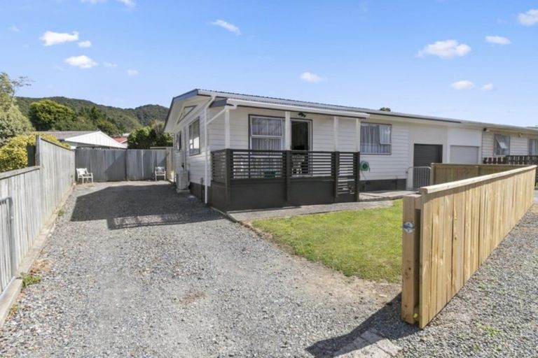 Photo of property in 319a Wellington Road, Wainuiomata, Lower Hutt, 5014