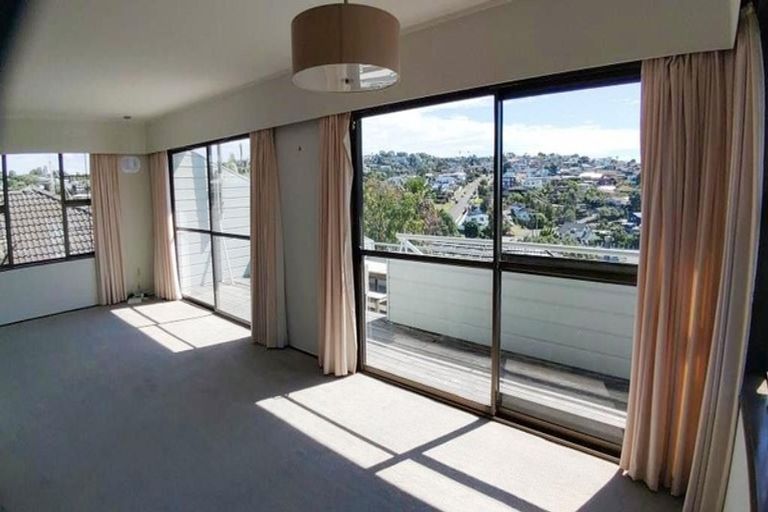 Photo of property in 1/37 Rangitoto Terrace, Milford, Auckland, 0620