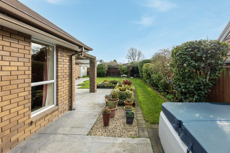 Photo of property in 10 Natalie Place, Harewood, Christchurch, 8051