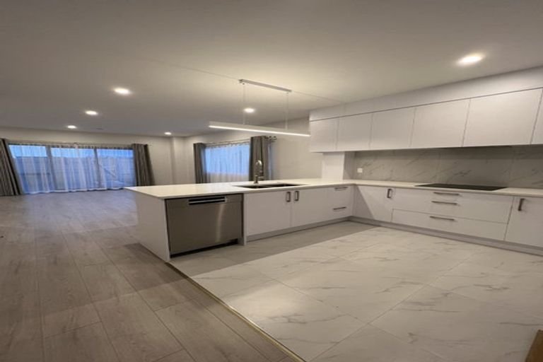 Photo of property in 2 Peara Lane, Karaka, Papakura, 2113