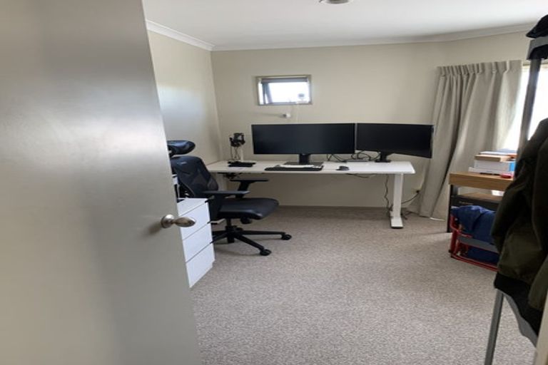 Photo of property in 29 Black Teal Close, Unsworth Heights, Auckland, 0632