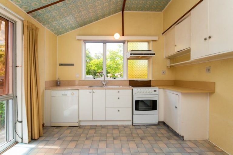 Photo of property in 14 Cameron Road, Bluff Hill, Napier, 4110