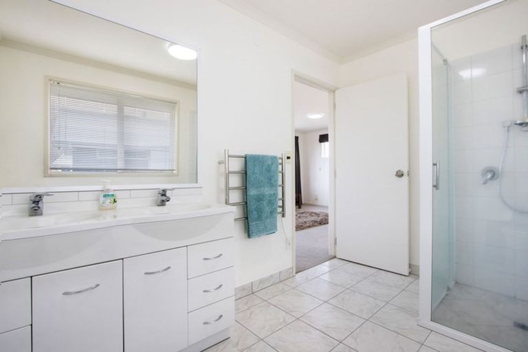 Photo of property in 14 Tohora View, Waihi Beach, 3611