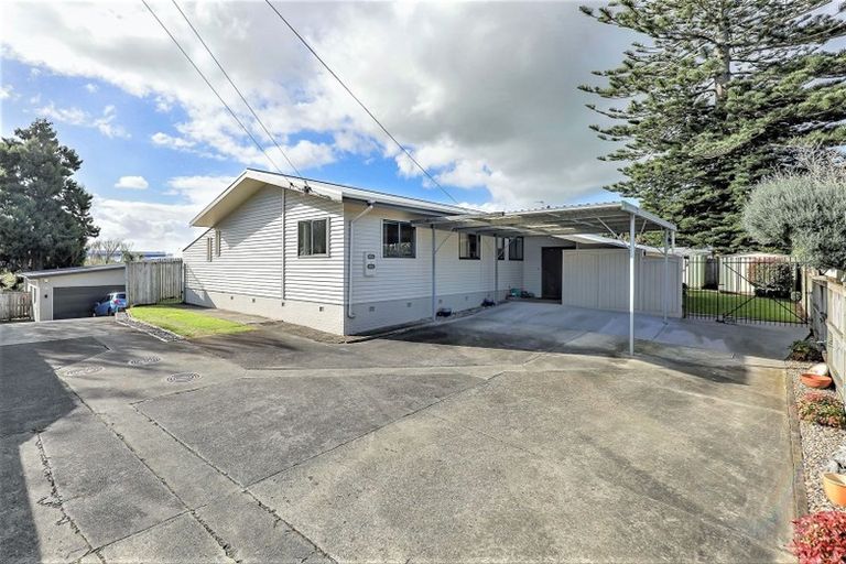 Photo of property in 51 Youngs Road, Papakura, 2110