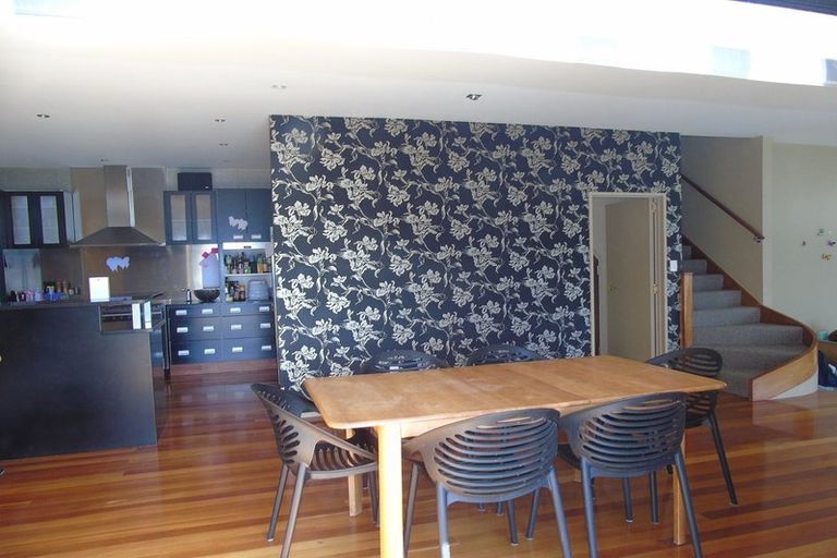 Photo of property in 13 Fortification Road, Karaka Bays, Wellington, 6022