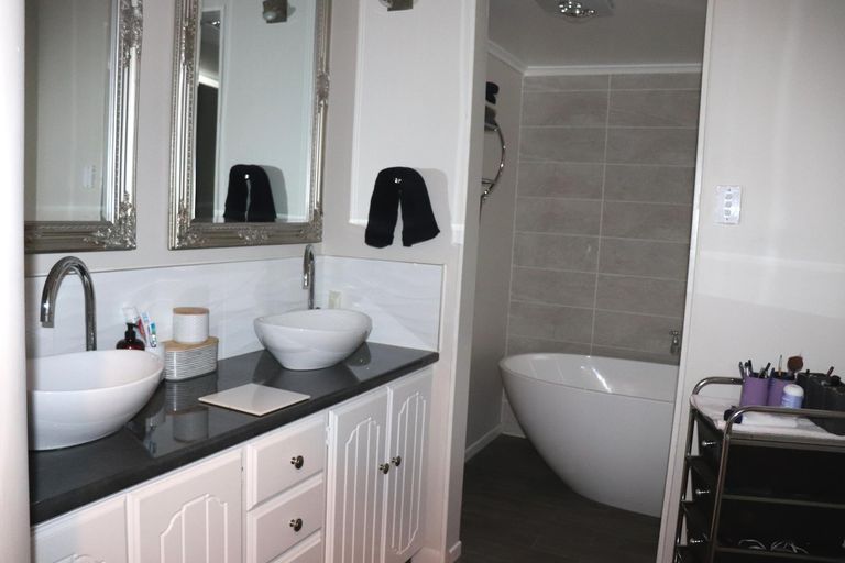 Photo of property in 191 Hakanoa Street, Huntly, 3700