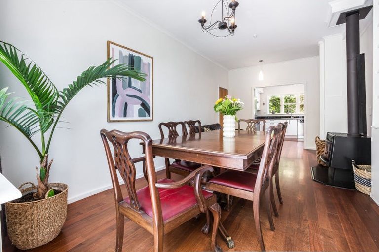 Photo of property in 18 Tui Crescent, Waikanae, 5036